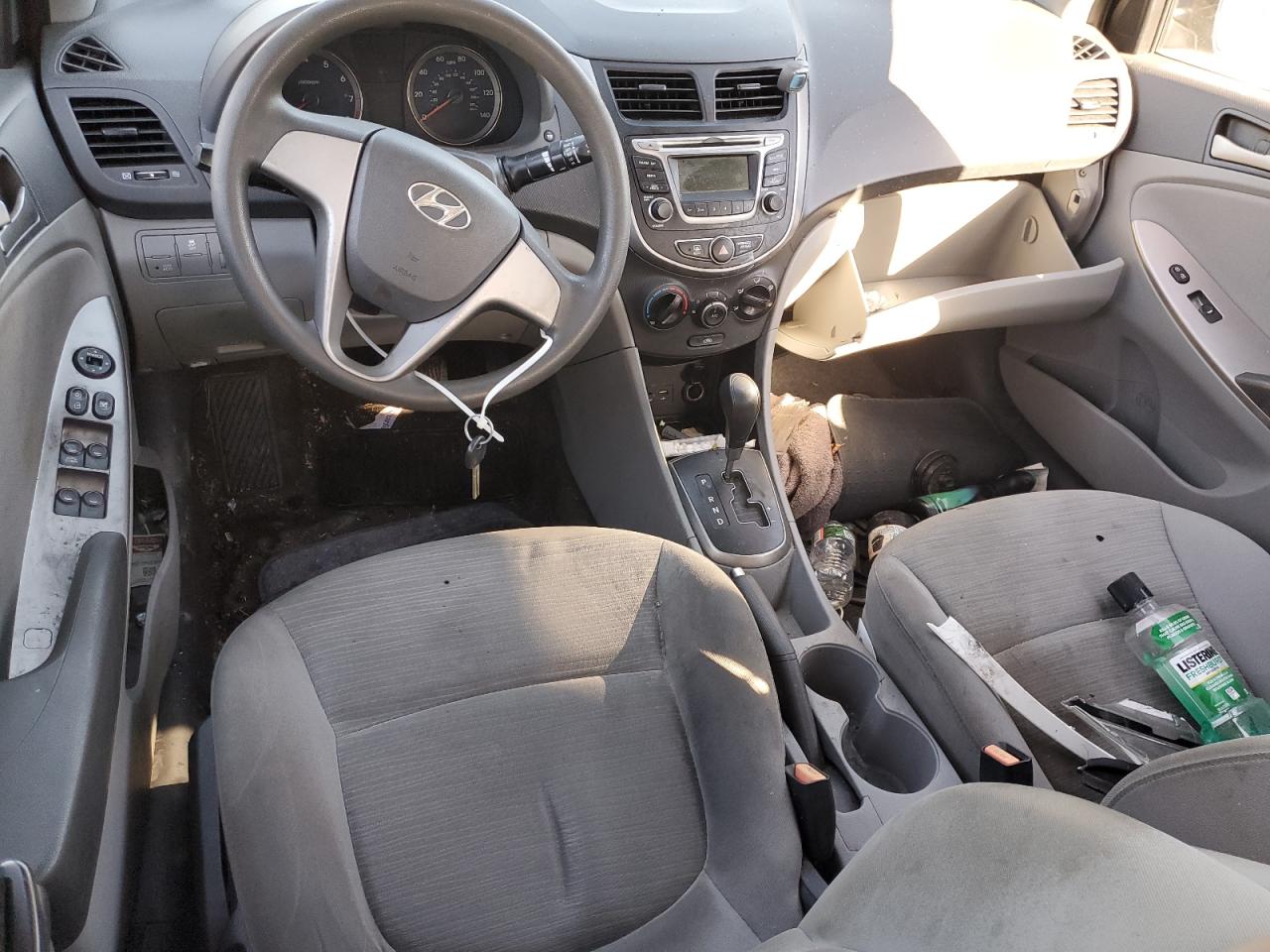 2017 HYUNDAI ACCENT SE photo 8