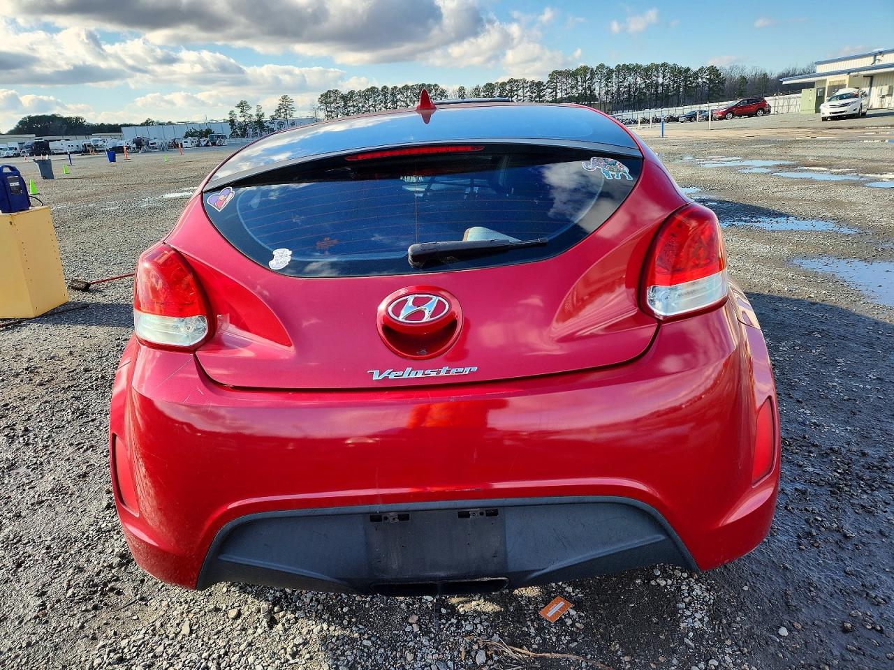 2013 HYUNDAI VELOSTER photo 11