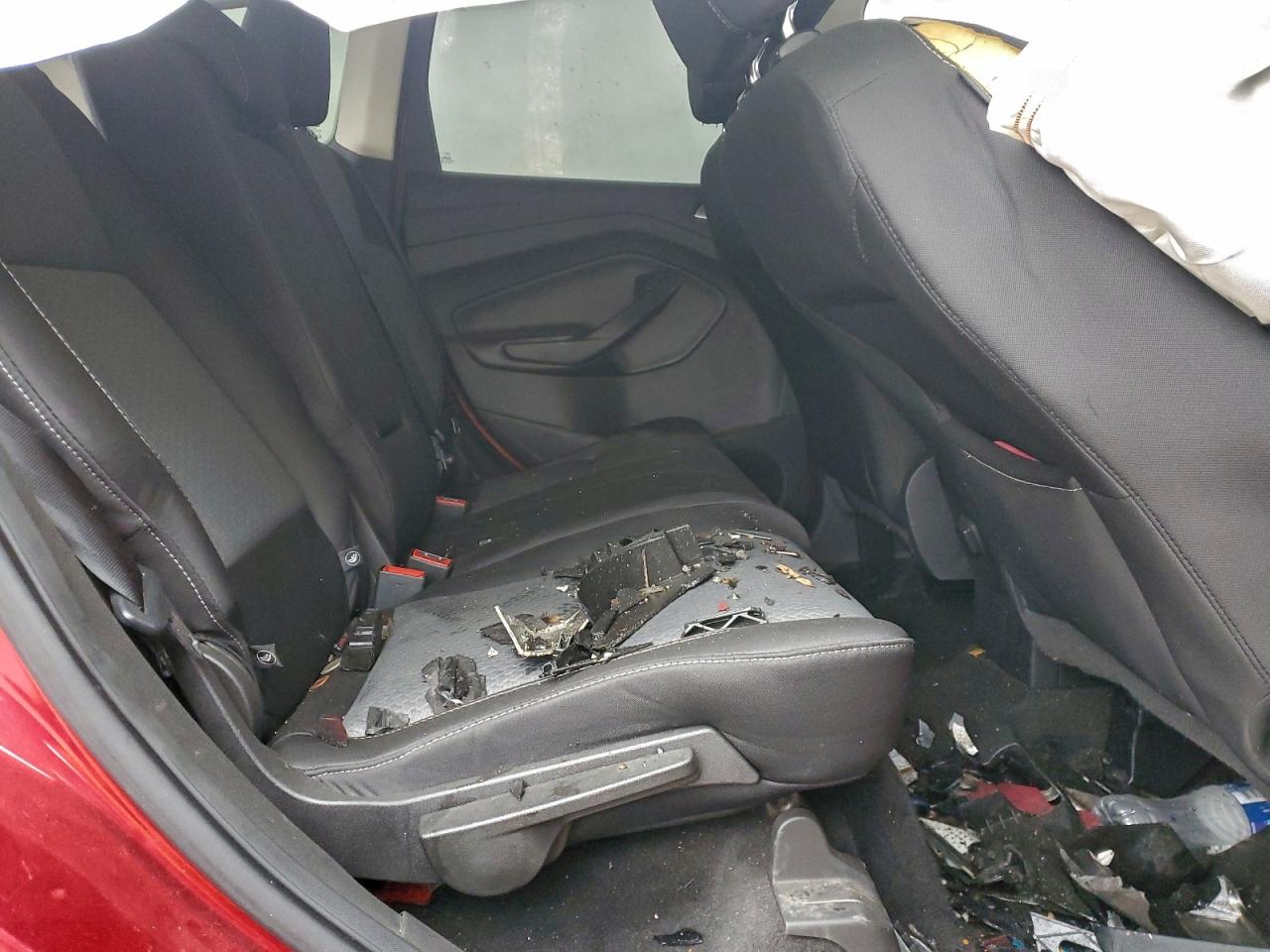 2017 FORD ESCAPE SE photo 31