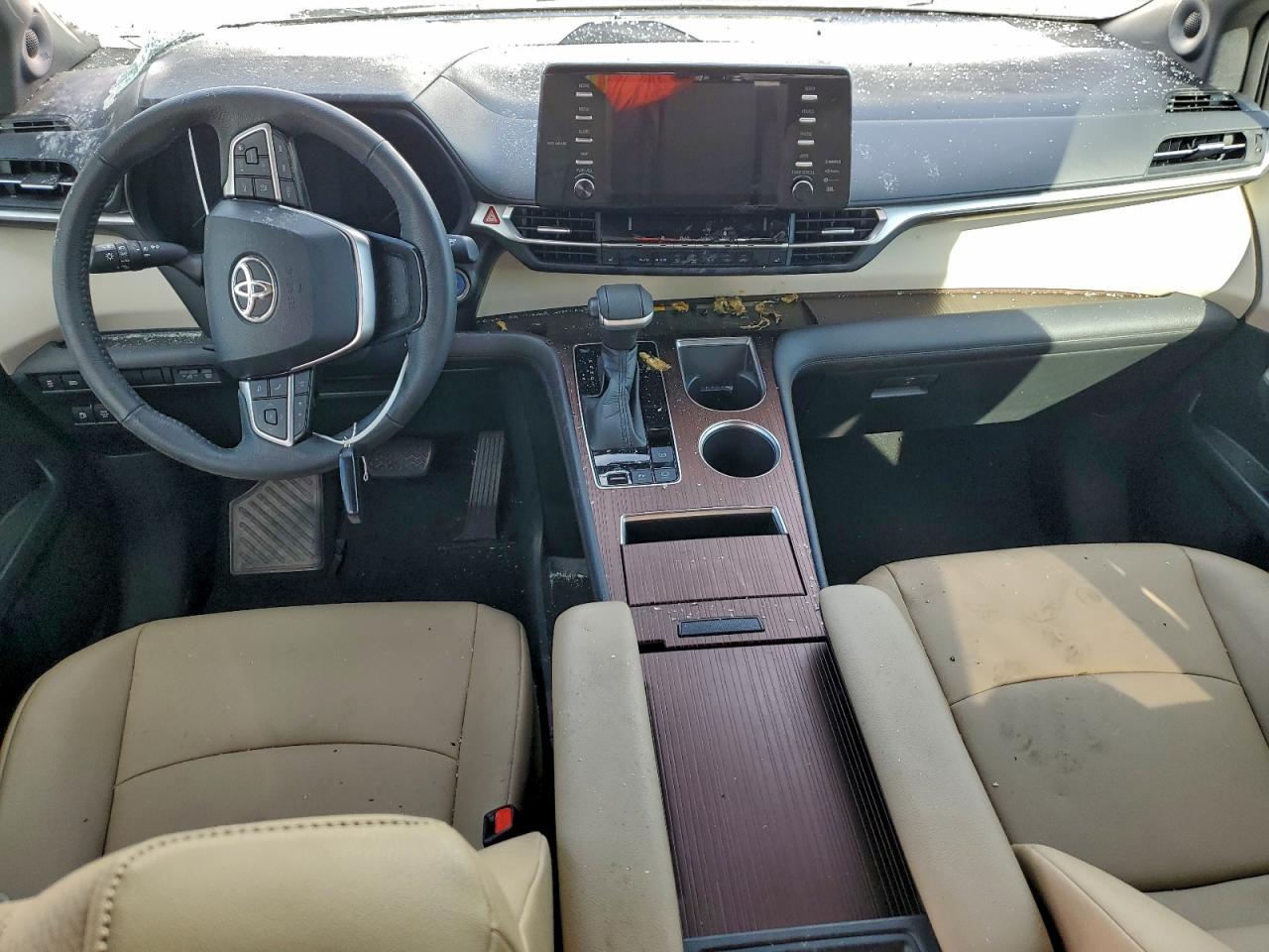 2022 TOYOTA SIENNA XLE photo 8
