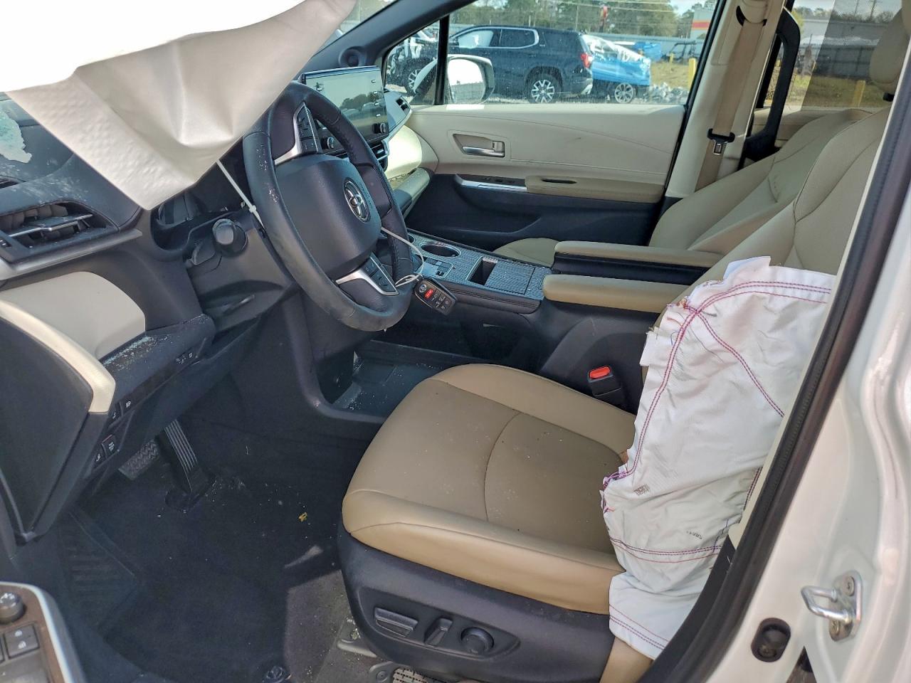 2022 TOYOTA SIENNA XLE photo 7