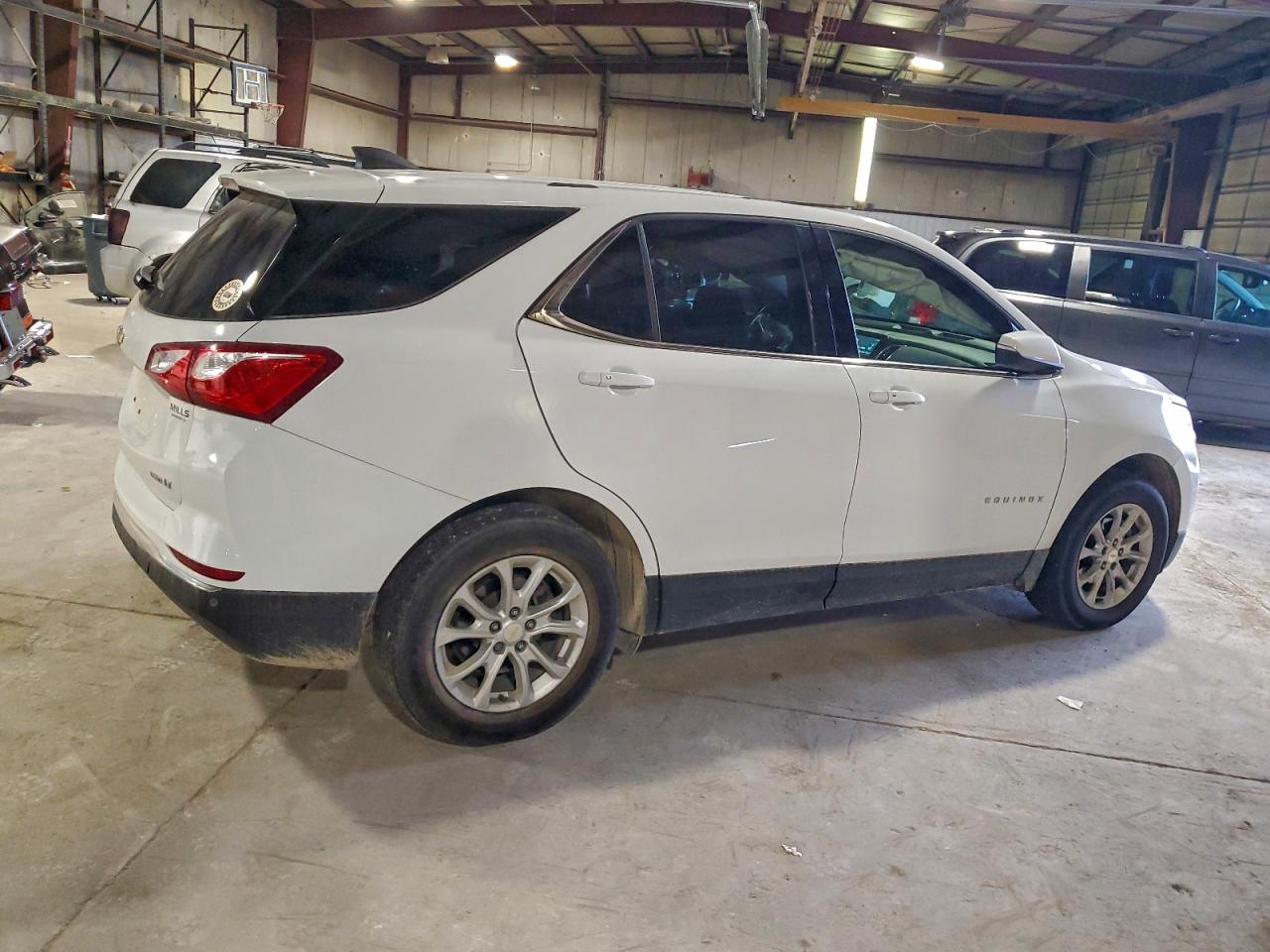 2018 CHEVROLET EQUINOX LT photo 3