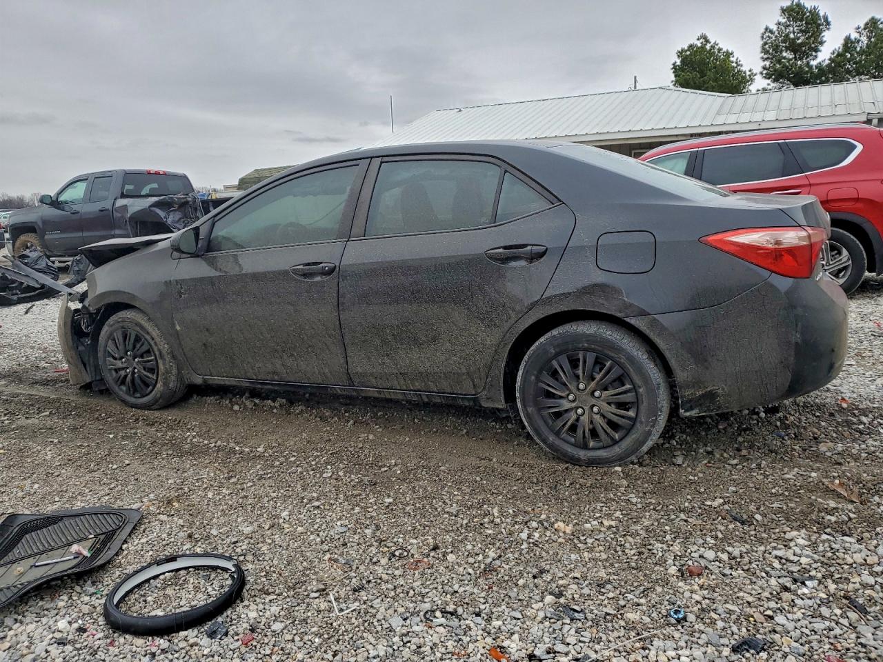 2018 TOYOTA COROLLA L photo 3