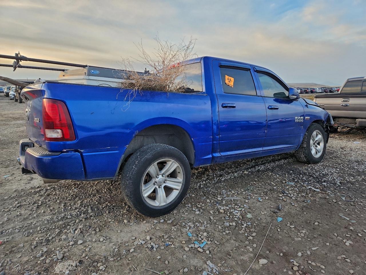 2015 RAM 1500 SPORT photo 3