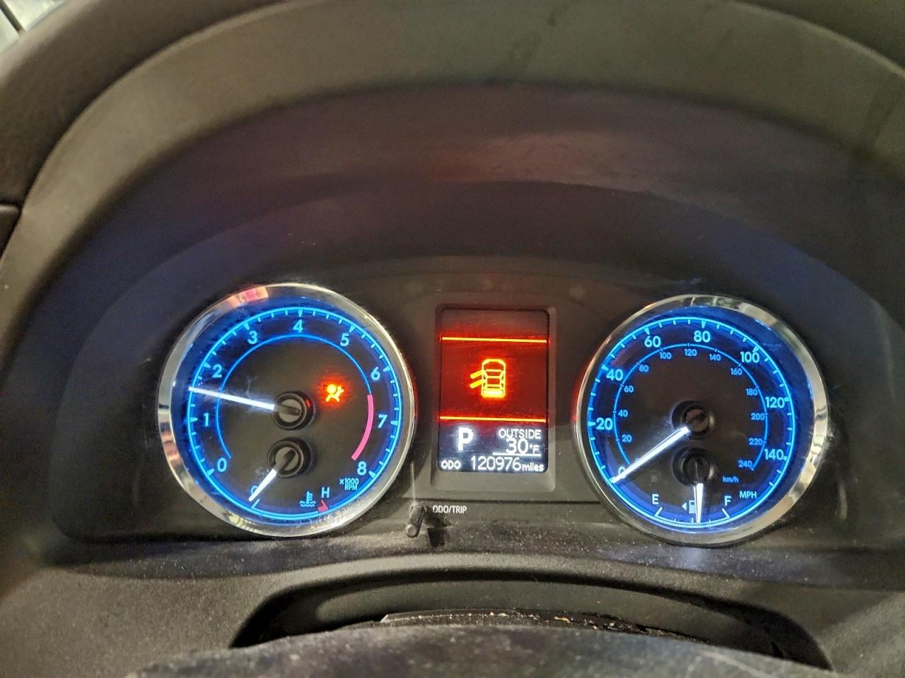 2018 TOYOTA COROLLA L photo 17