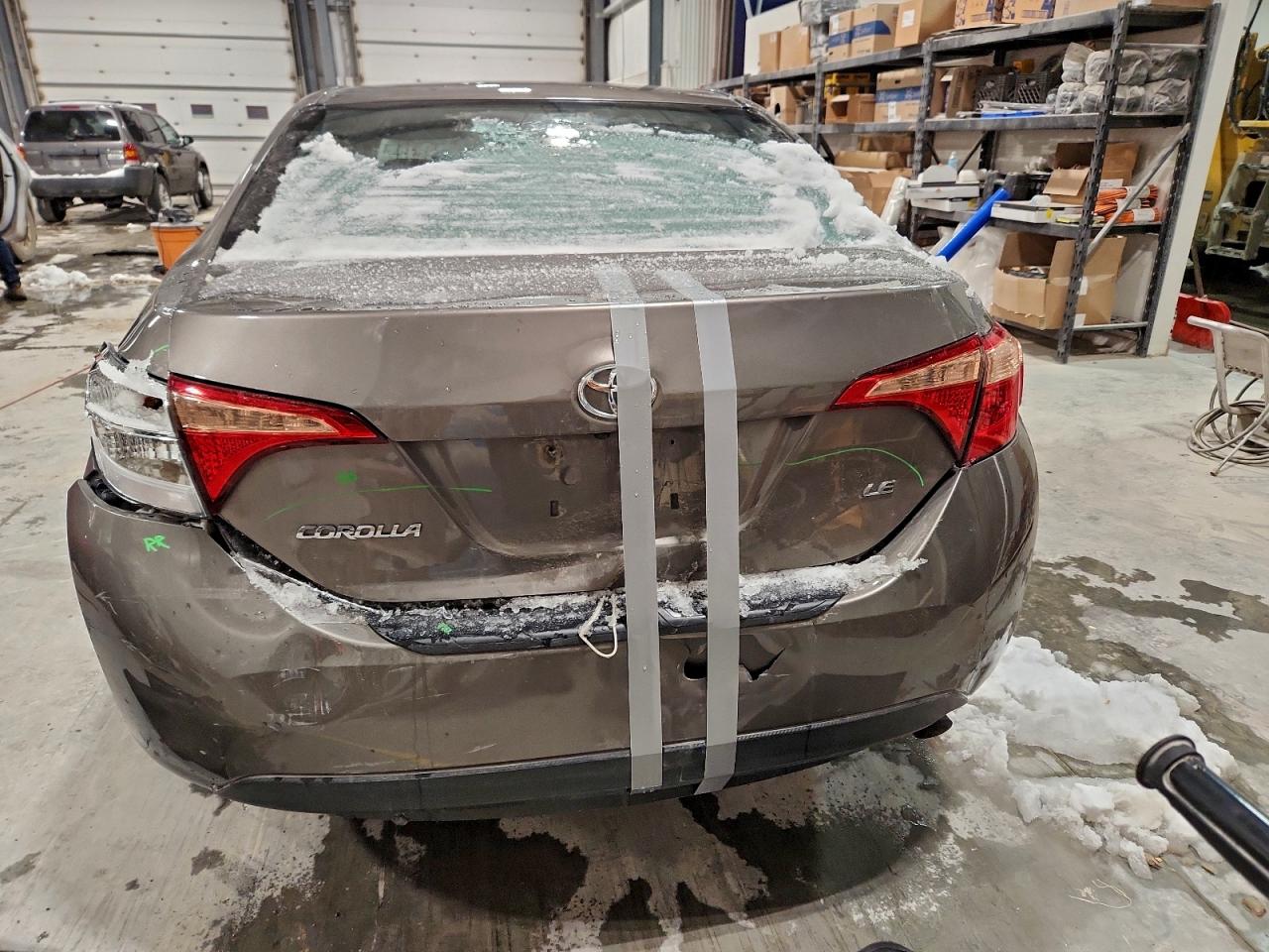 2018 TOYOTA COROLLA L photo 11