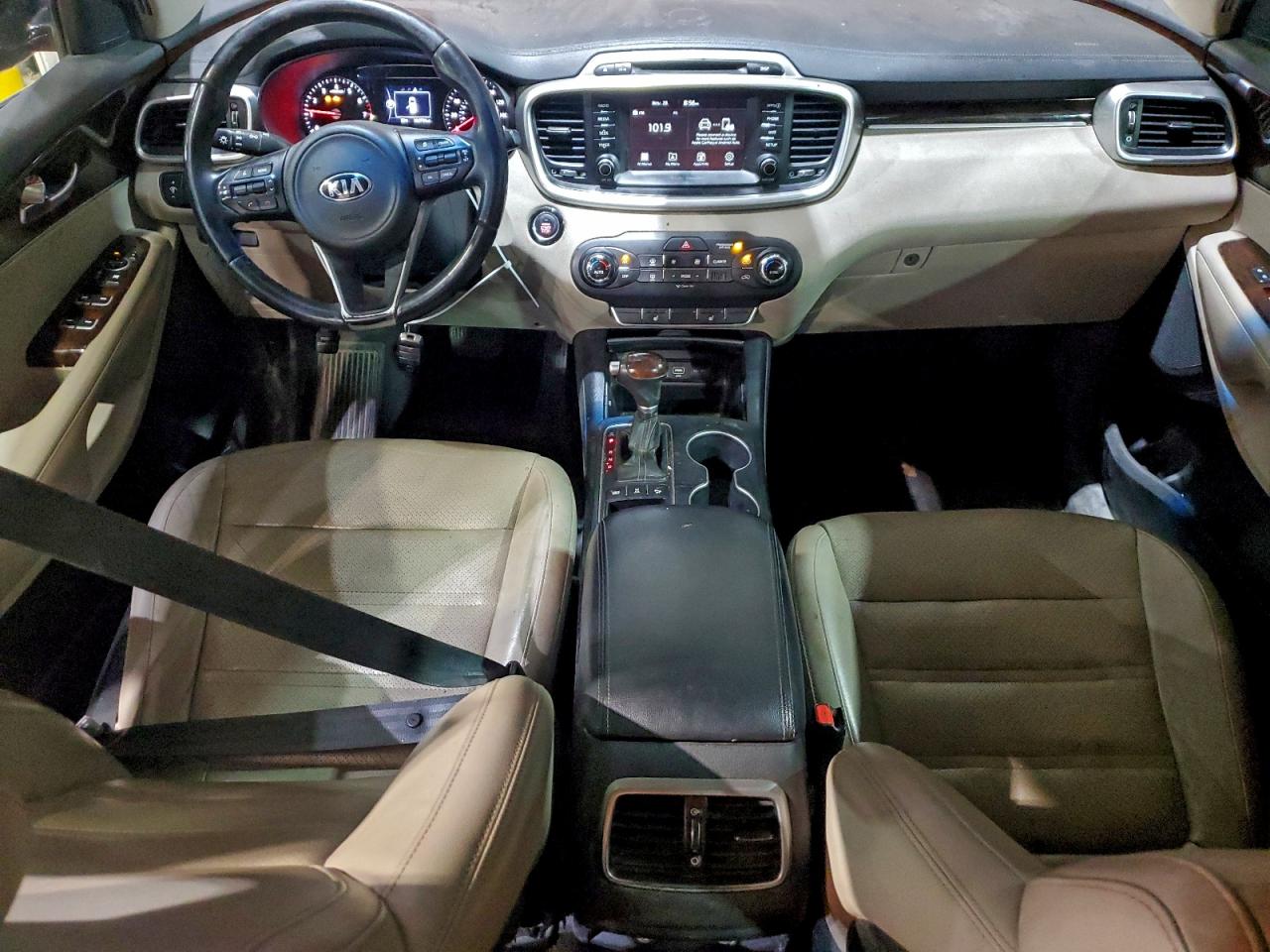 2017 KIA SORENTO LX photo 15