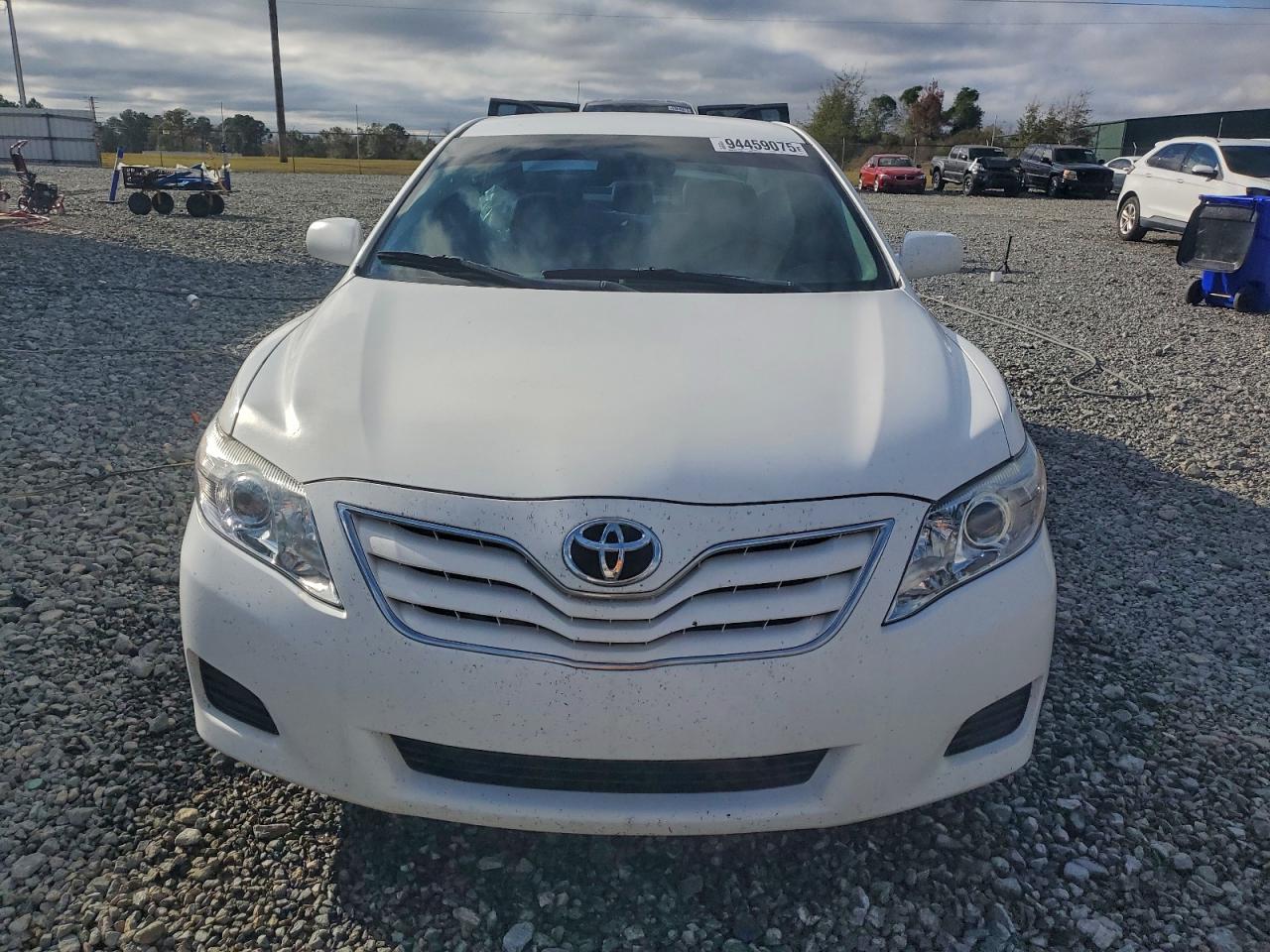 2010 TOYOTA CAMRY LE photo 9