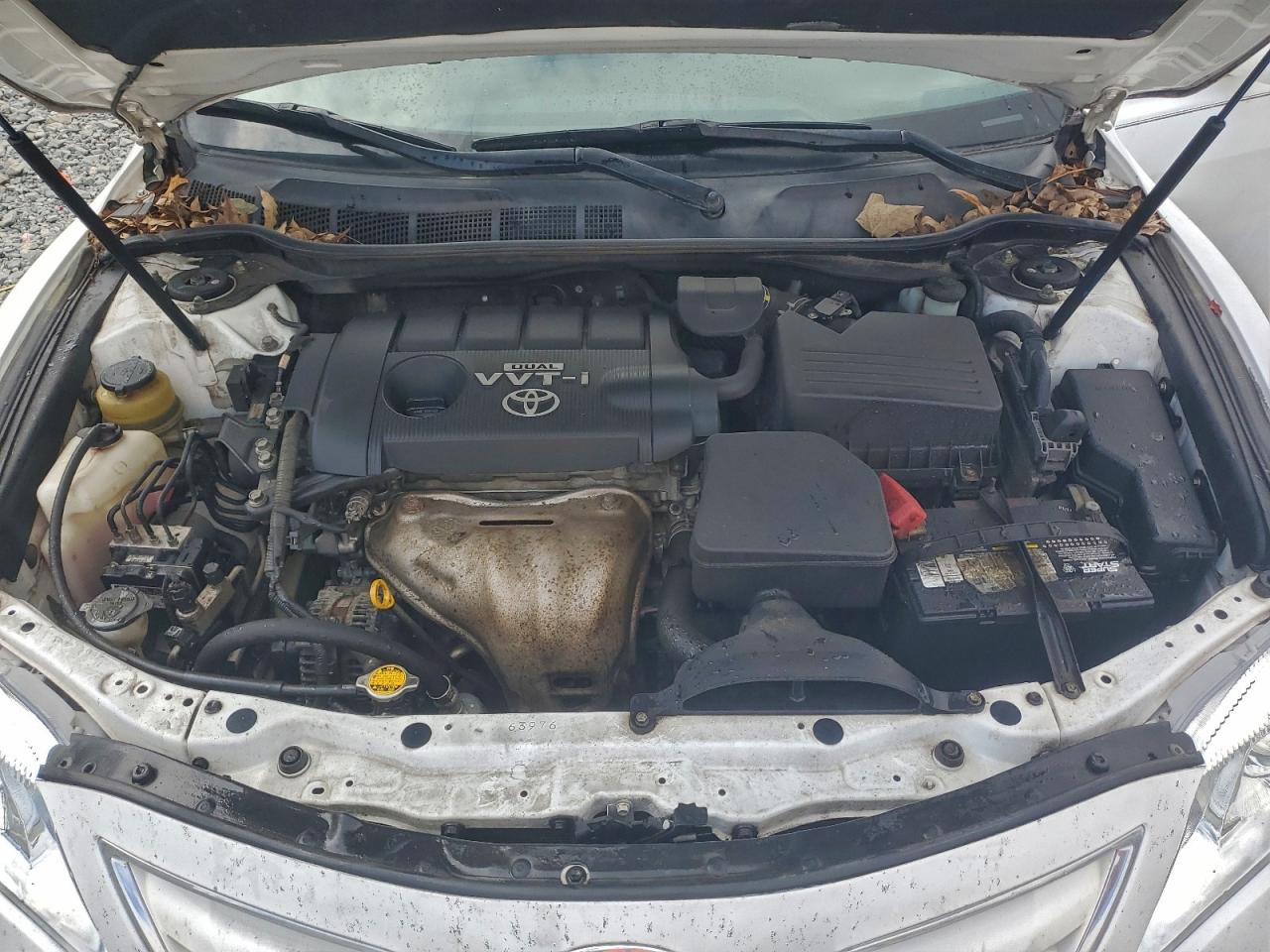 2010 TOYOTA CAMRY LE photo 21