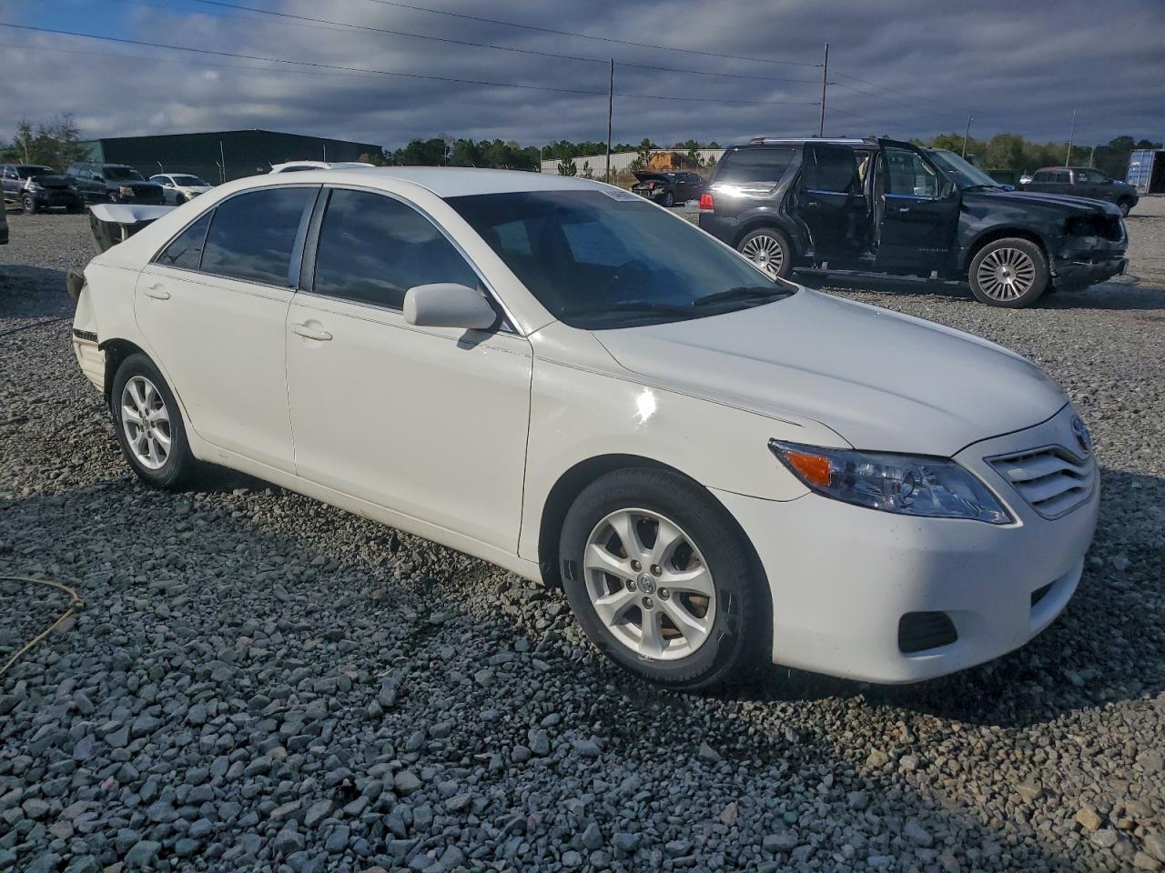 2010 TOYOTA CAMRY LE photo 7