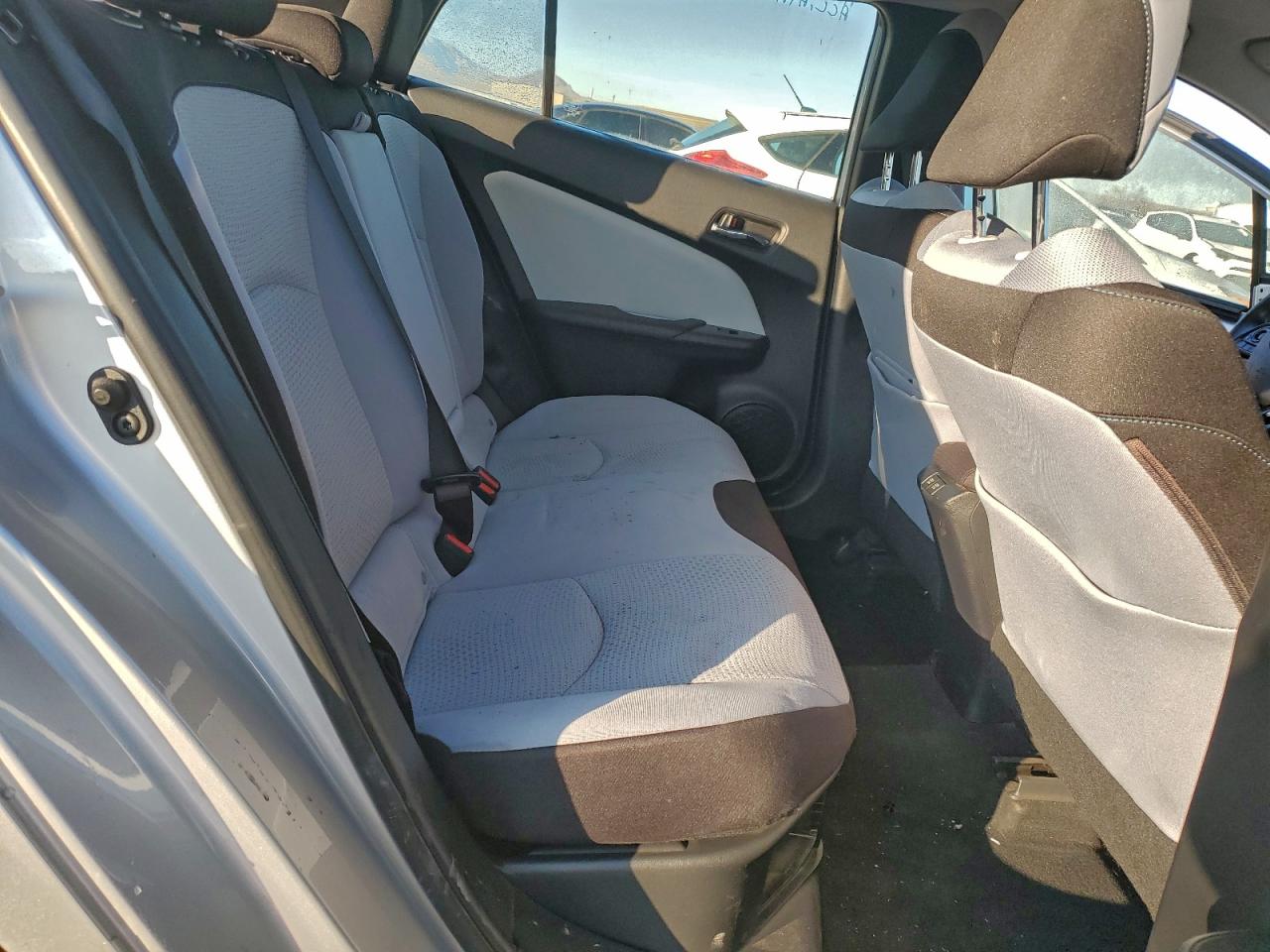 2019 TOYOTA PRIUS photo 19