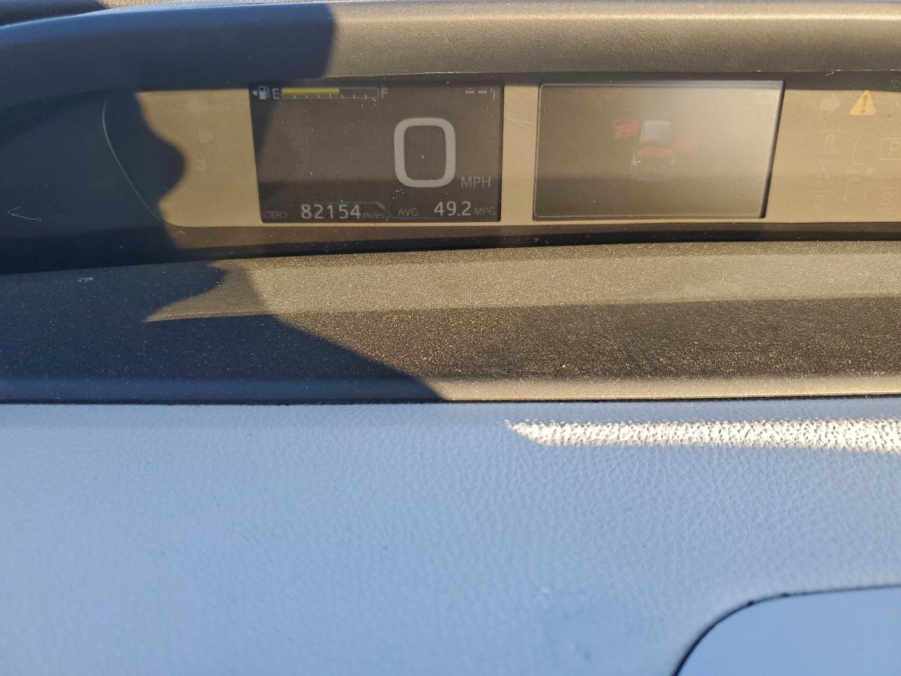 2019 TOYOTA PRIUS photo 17