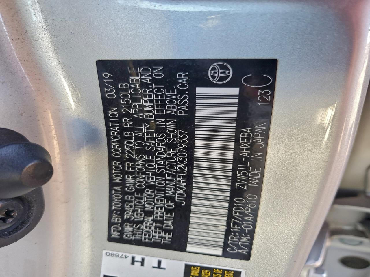 2019 TOYOTA PRIUS photo 25