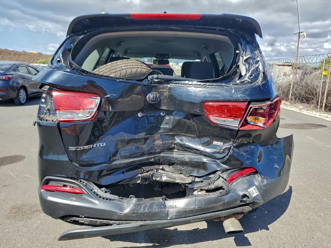 2017 KIA SORENTO LX photo 6