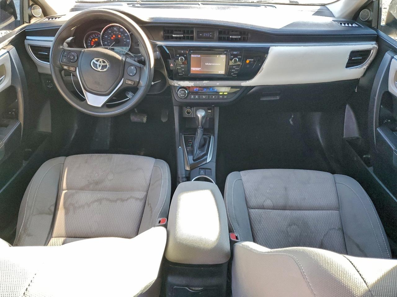 2015 TOYOTA COROLLA LE photo 8