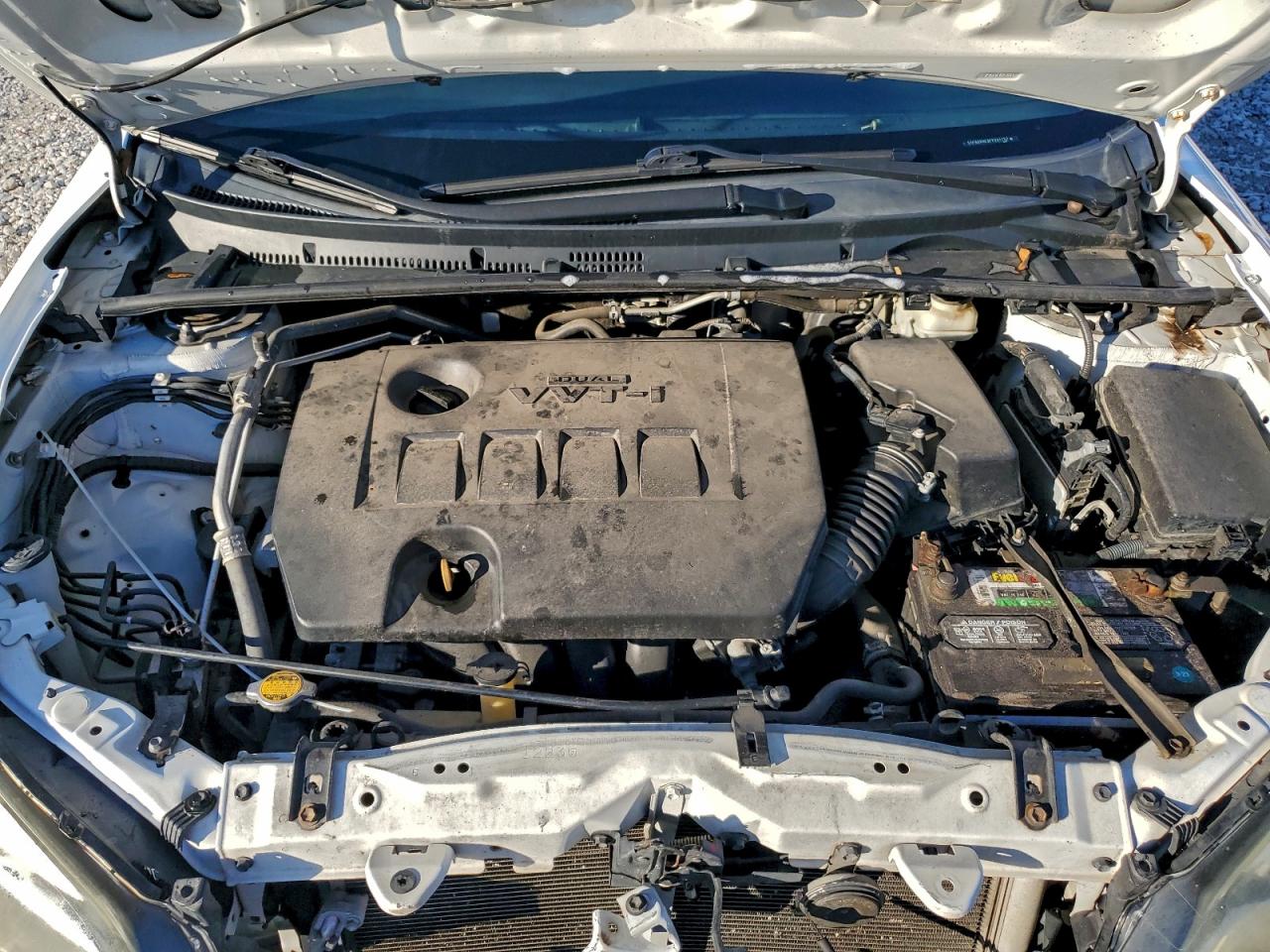 2015 TOYOTA COROLLA LE photo 11