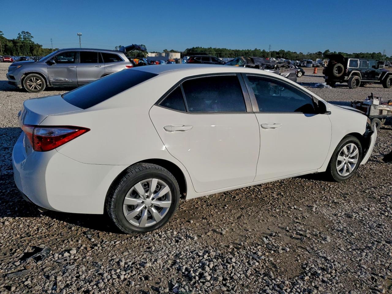 2015 TOYOTA COROLLA LE photo 3