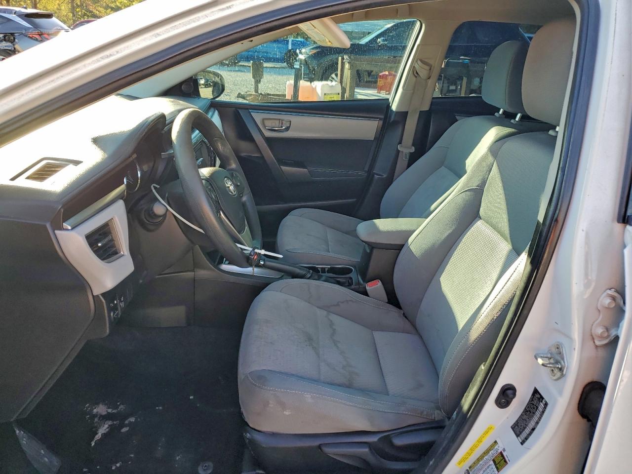 2015 TOYOTA COROLLA LE photo 7