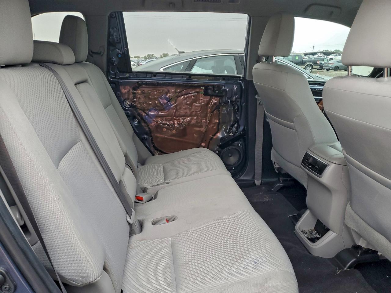 2019 TOYOTA HIGHLANDER LE photo 11