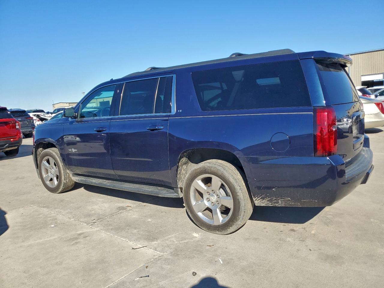 2018 CHEVROLET SUBURBAN C1500 LT photo 4