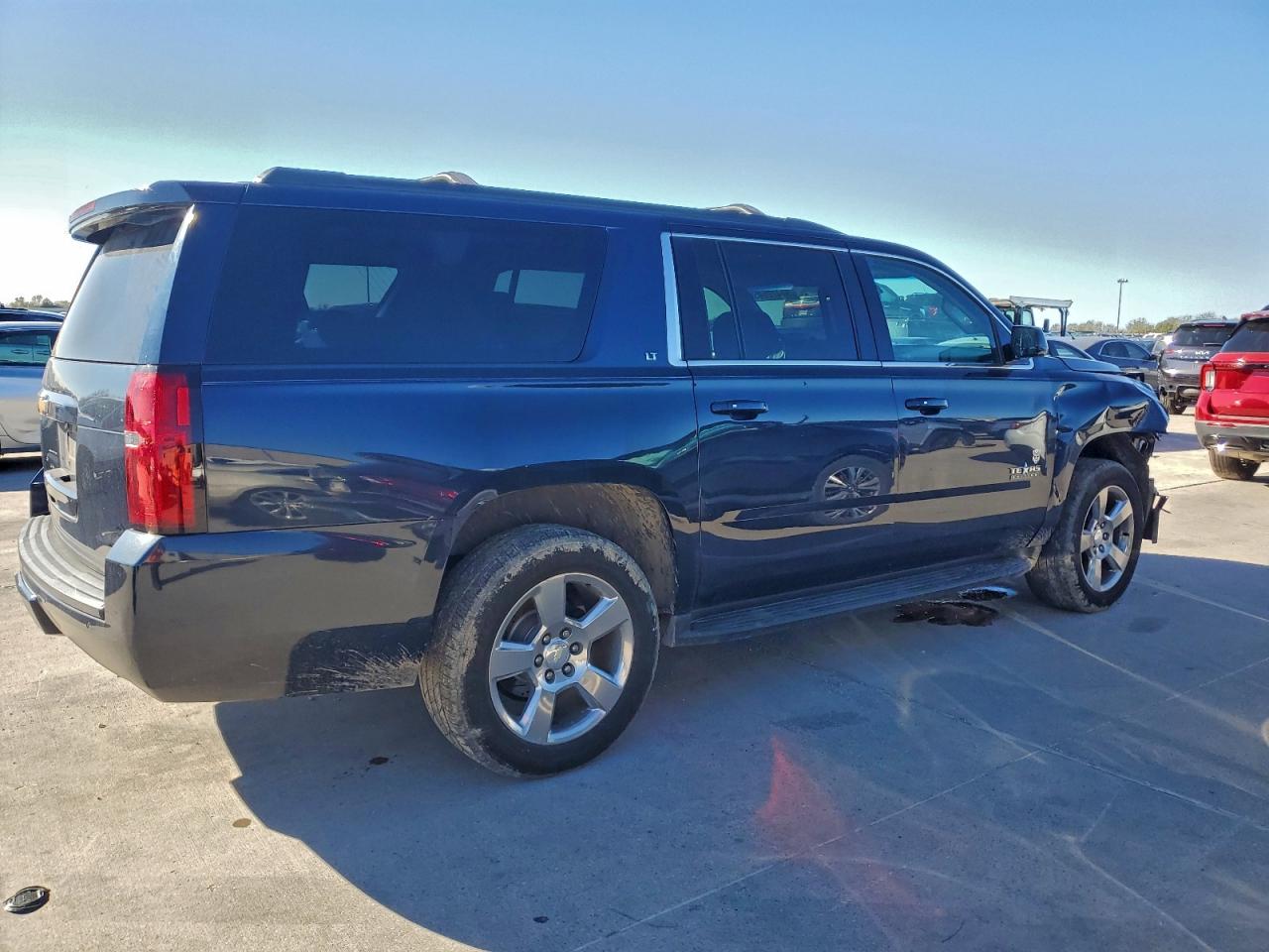 2018 CHEVROLET SUBURBAN C1500 LT photo 7