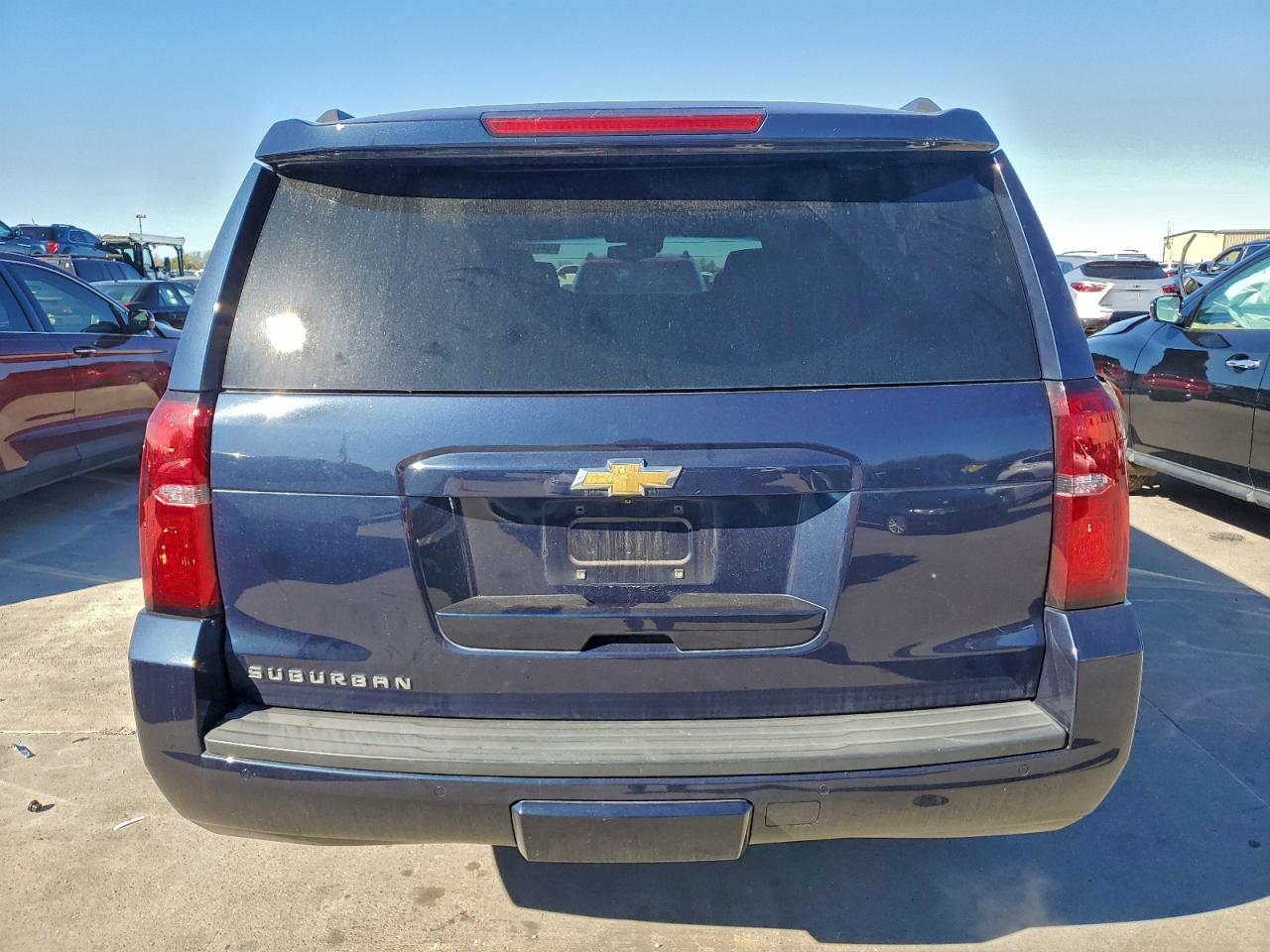 2018 CHEVROLET SUBURBAN C1500 LT photo 16