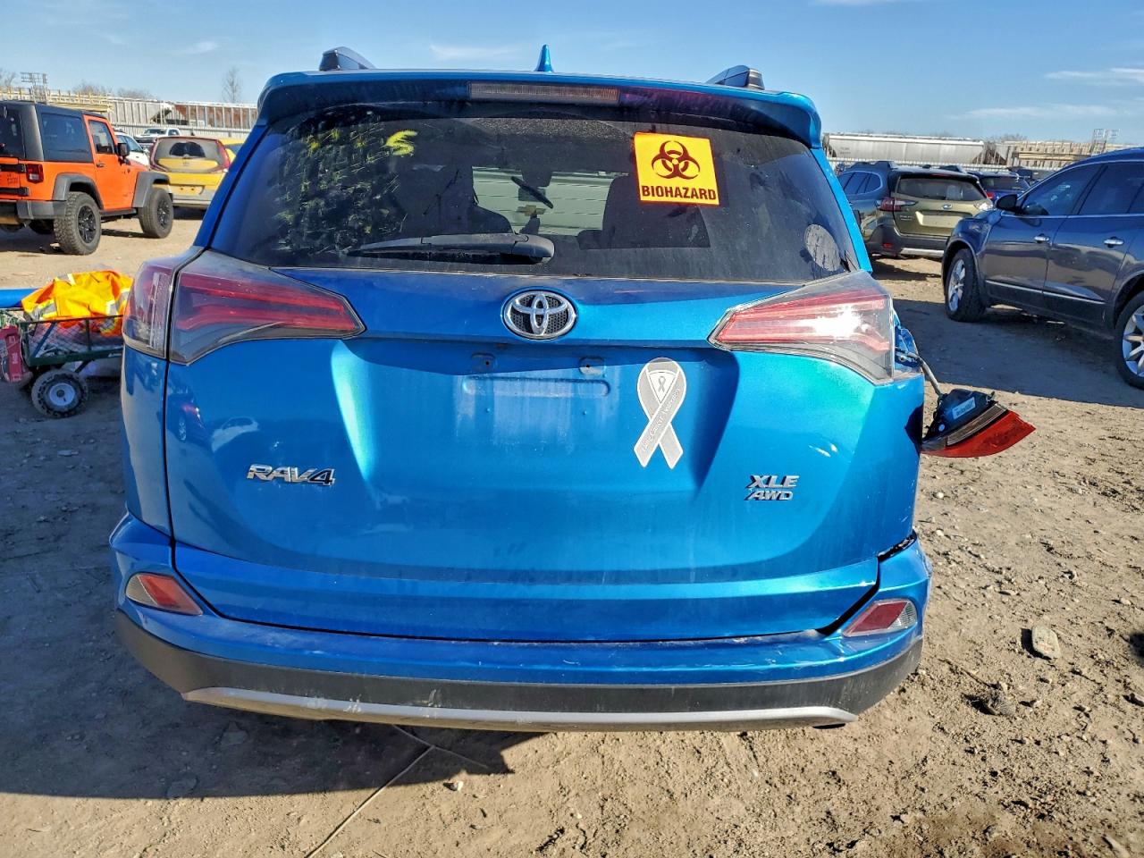 2017 TOYOTA RAV4 XLE photo 11