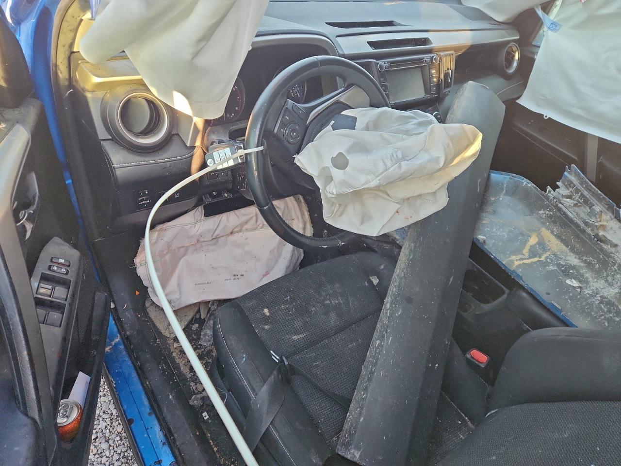 2017 TOYOTA RAV4 XLE photo 15