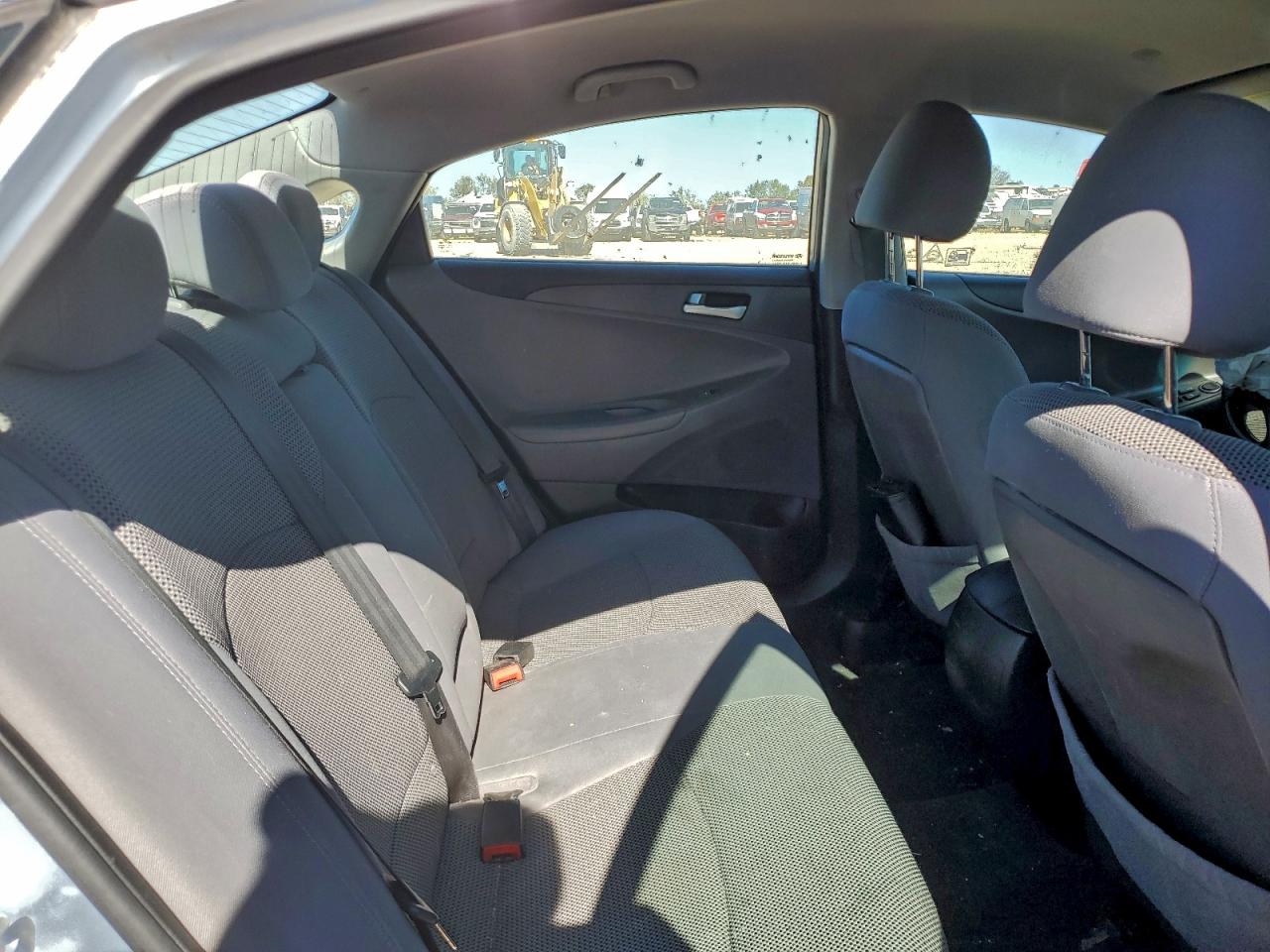 2013 HYUNDAI SONATA GLS photo 10