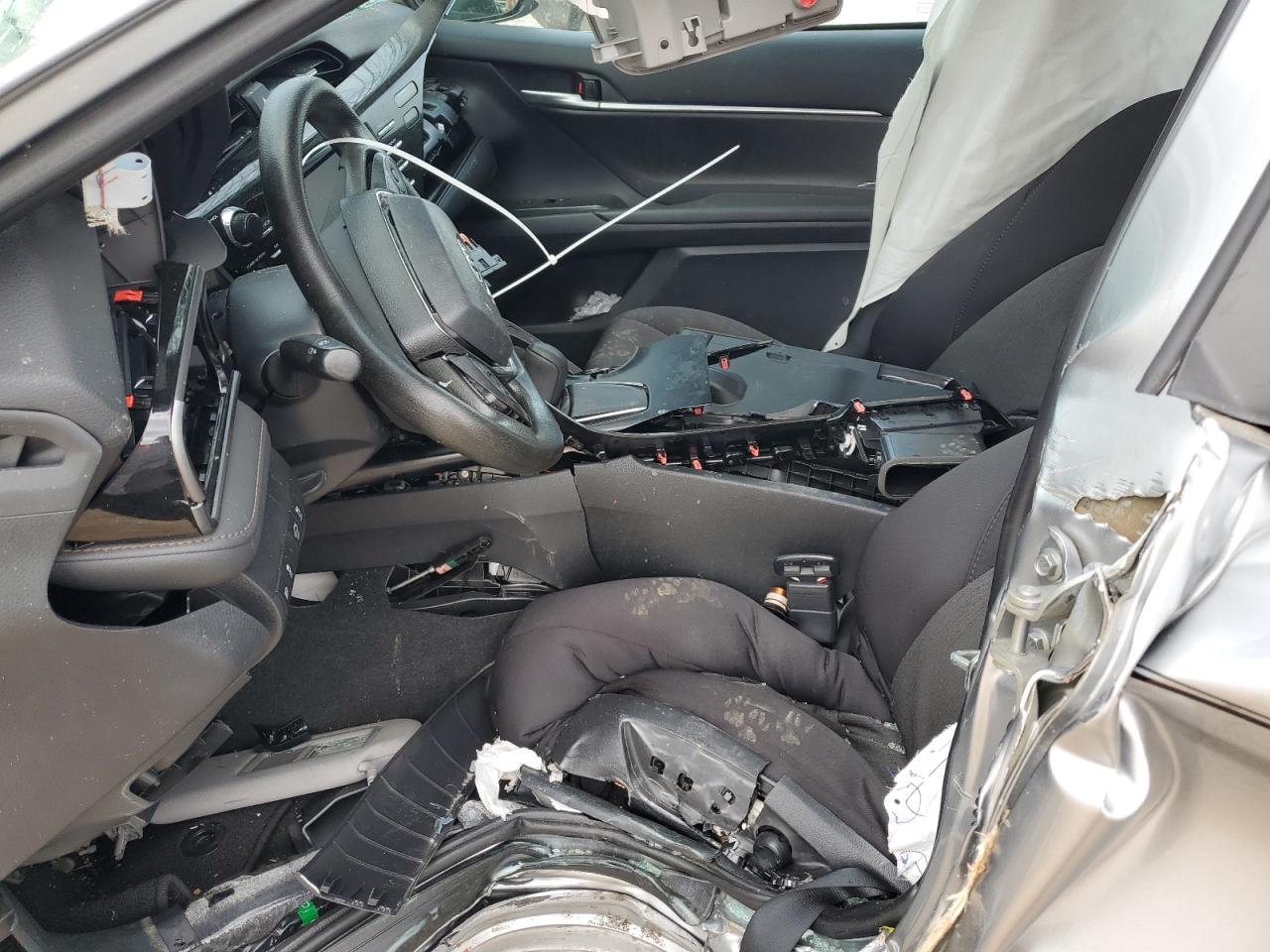 2019 TOYOTA CAMRY L photo 13