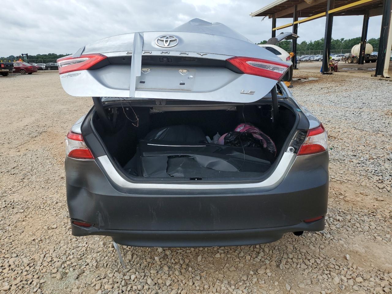 2019 TOYOTA CAMRY L photo 11