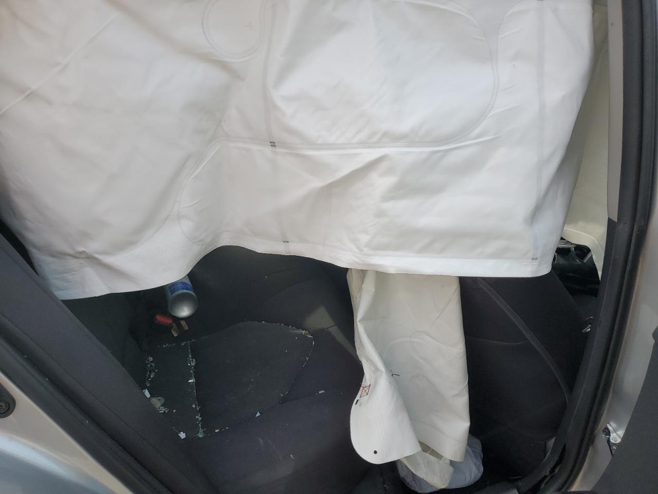 2019 TOYOTA CAMRY L photo 19