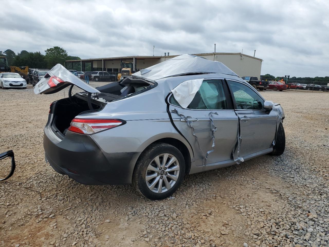 2019 TOYOTA CAMRY L photo 5