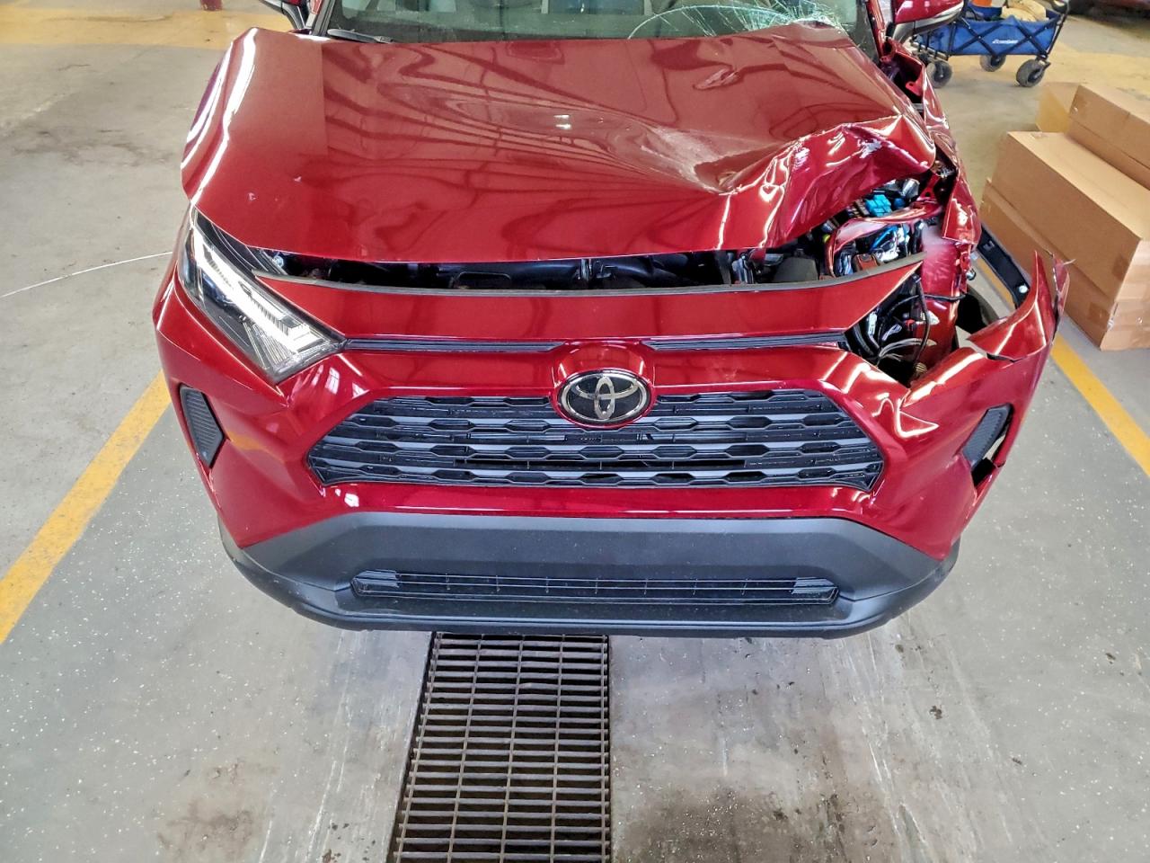 2025 TOYOTA RAV4 XLE photo 12