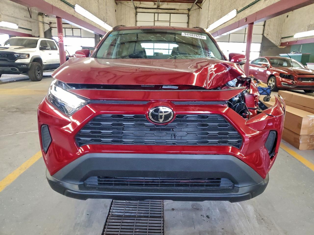 2025 TOYOTA RAV4 XLE photo 5