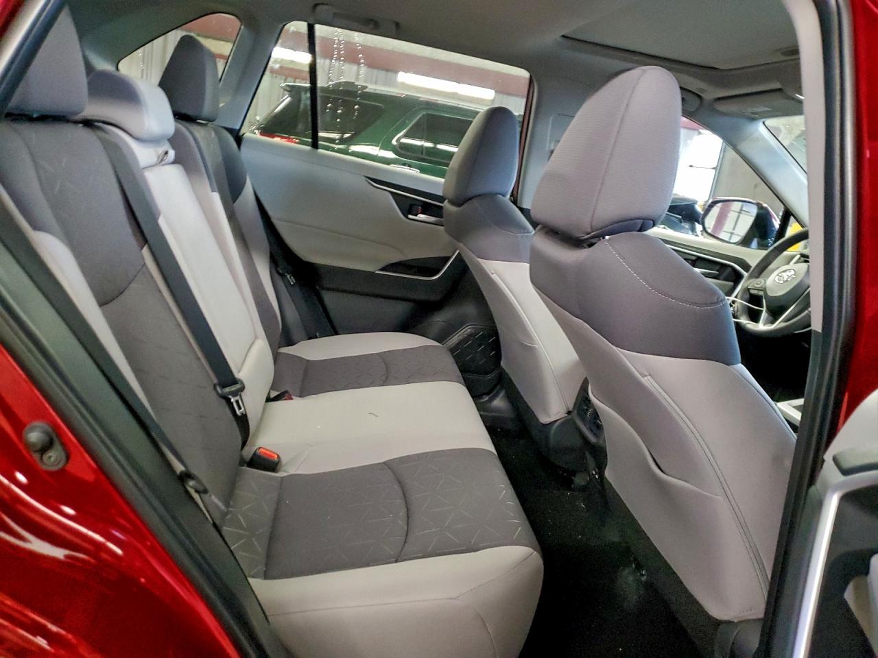 2025 TOYOTA RAV4 XLE photo 11