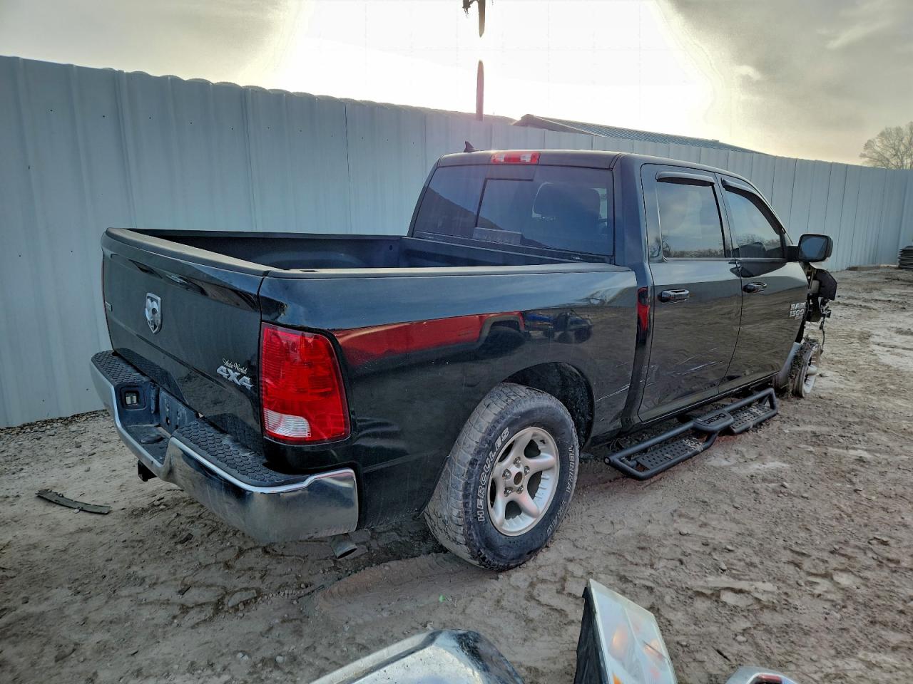 2019 RAM 1500 CLASSIC SLT photo 3