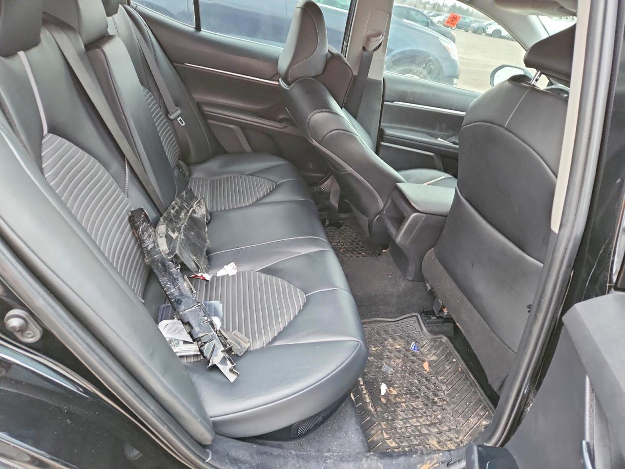 2020 TOYOTA CAMRY XLE photo 19
