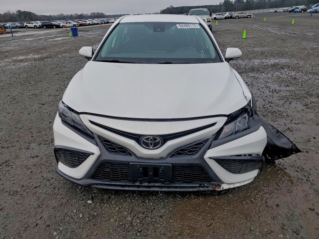 2022 TOYOTA CAMRY SE photo 5