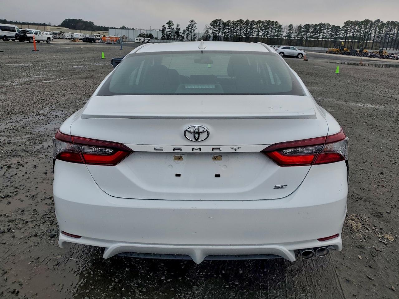2022 TOYOTA CAMRY SE photo 6