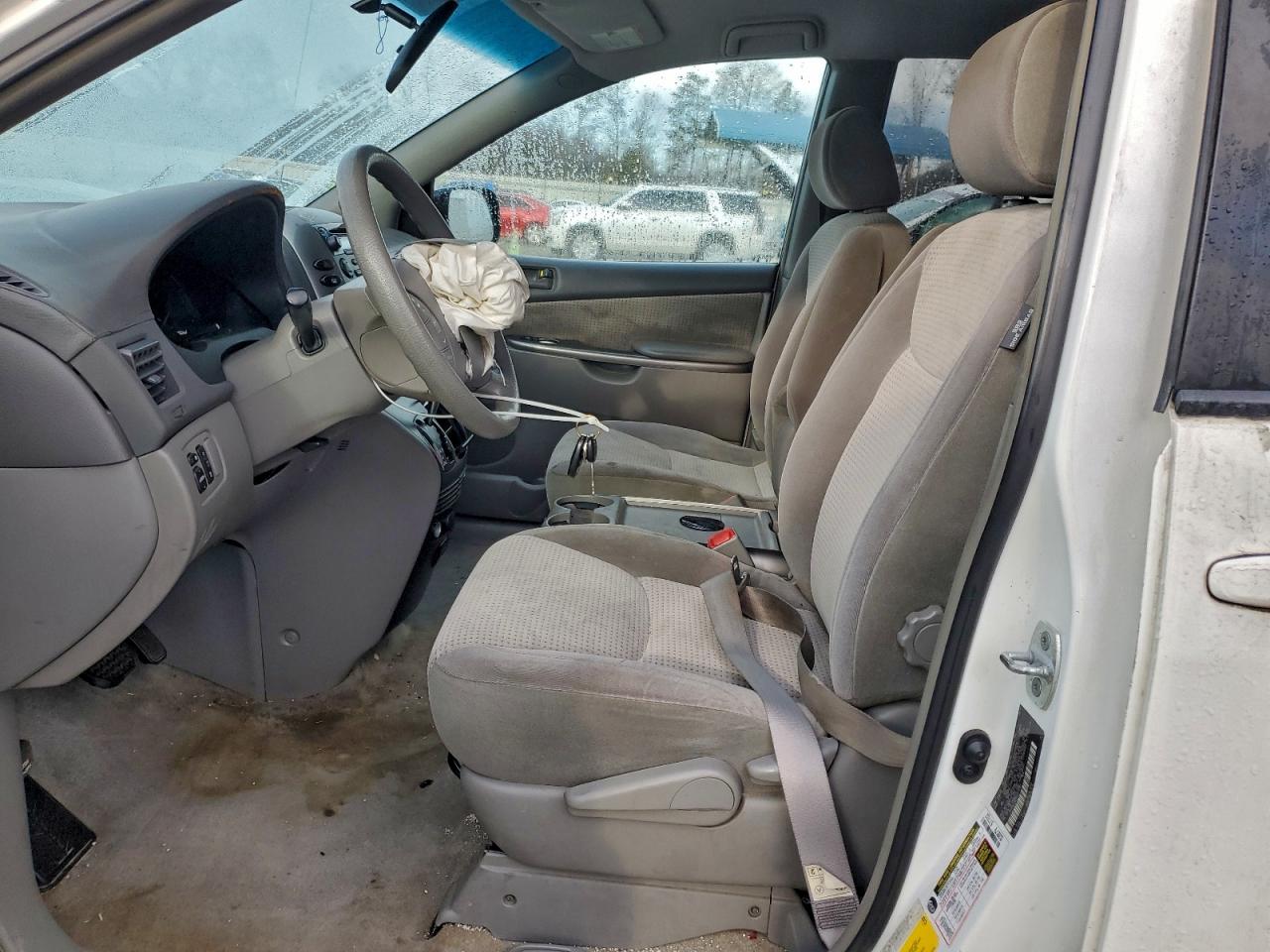 2007 TOYOTA SIENNA CE photo 7