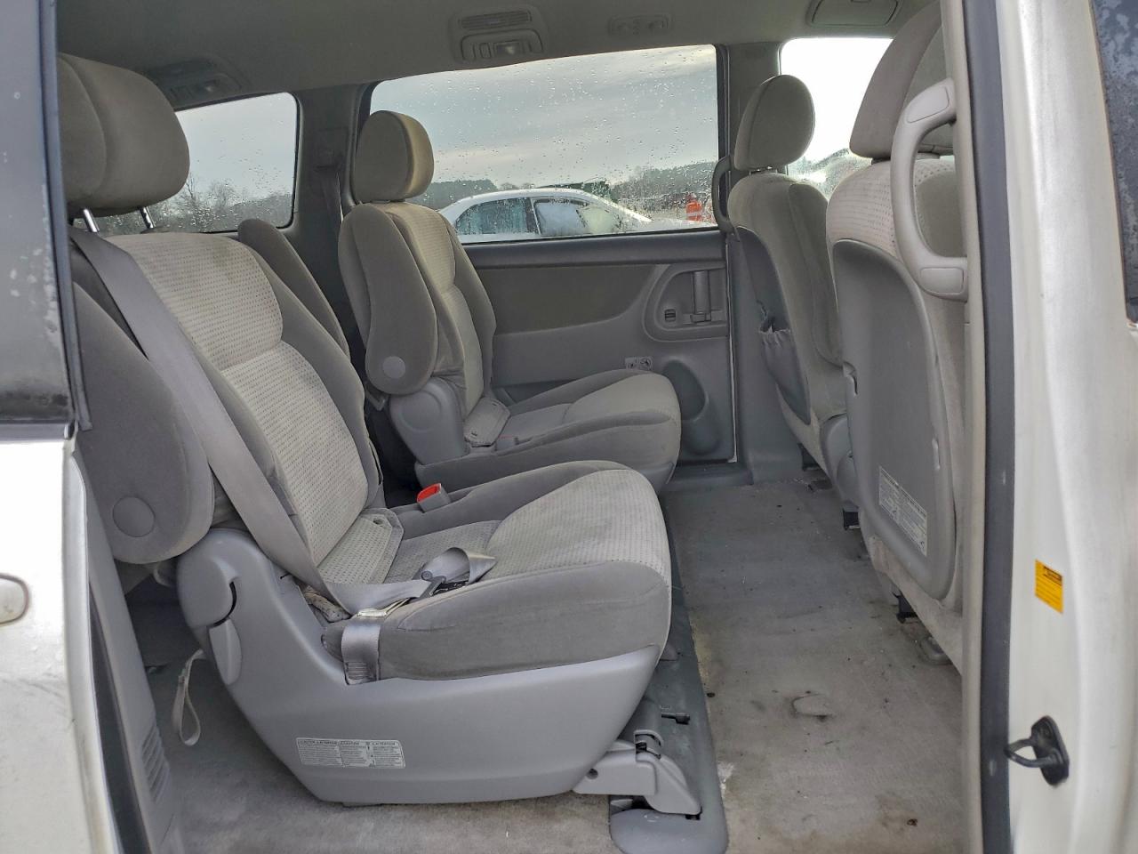 2007 TOYOTA SIENNA CE photo 11