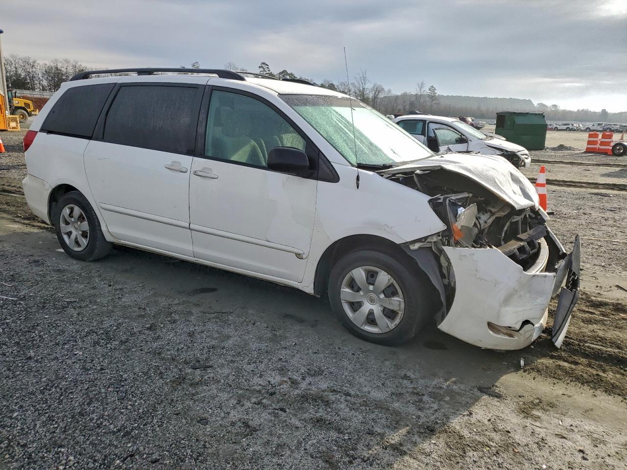 2007 TOYOTA SIENNA CE photo 4