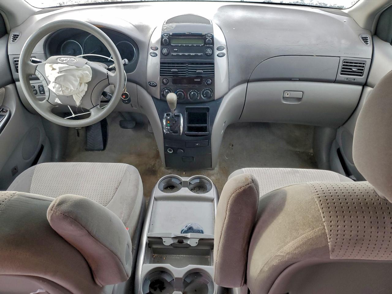 2007 TOYOTA SIENNA CE photo 8
