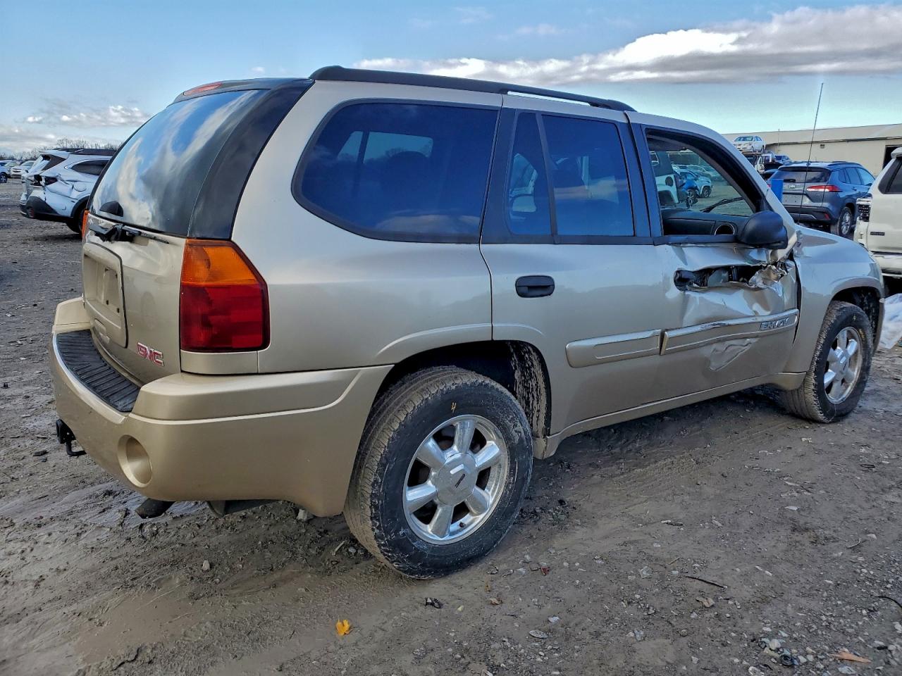 2005 GMC ENVOY photo 3
