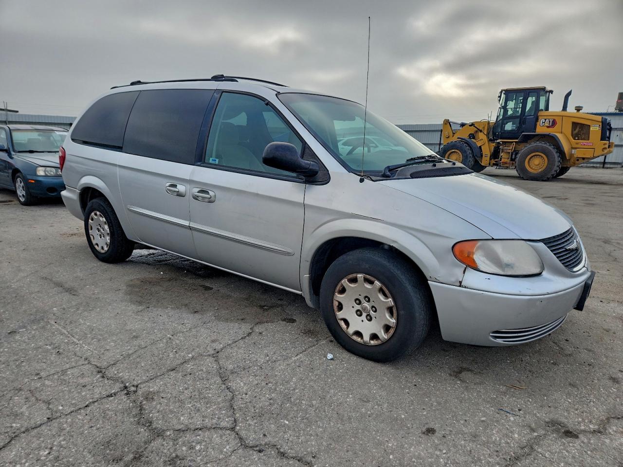 2003 CHRYSLER TOWN & COUNTRY LX photo 10
