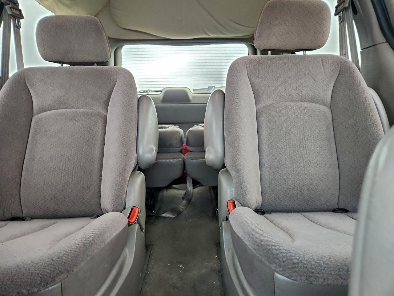 2003 CHRYSLER TOWN & COUNTRY LX photo 28