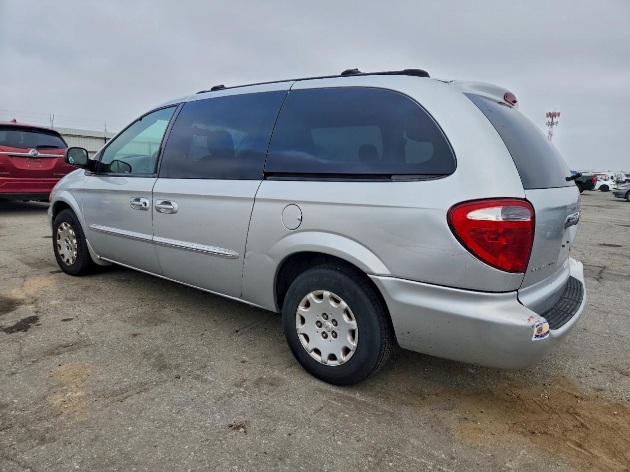 2003 CHRYSLER TOWN & COUNTRY LX photo 4