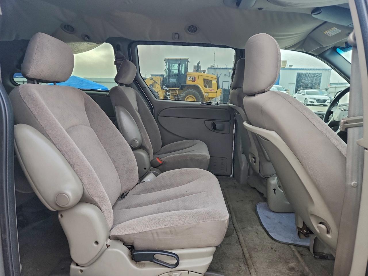 2003 CHRYSLER TOWN & COUNTRY LX photo 31