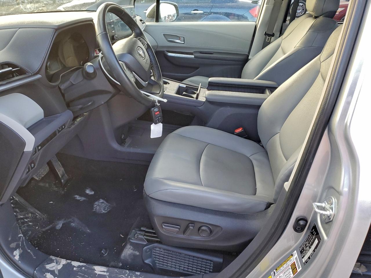 2022 TOYOTA SIENNA XLE 7-PASSENGER photo 7